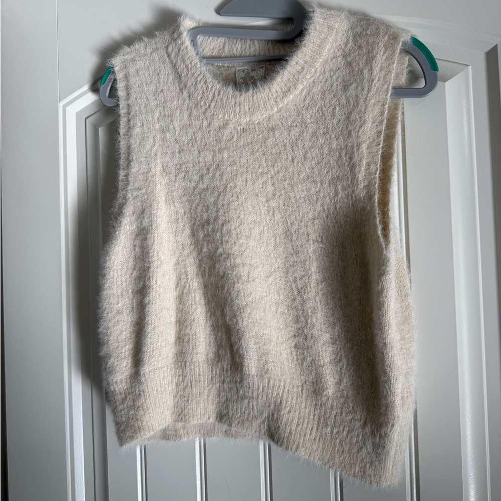 Sadie & Sage Cream Fuzzy Sweater Vest